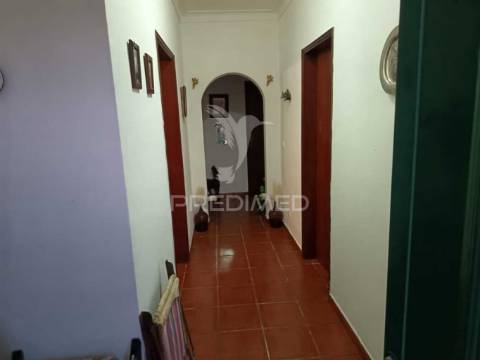 Vivenda à venda na freguesia de santa eulália