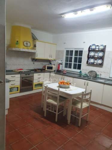 Vivenda à venda na freguesia de santa eulália