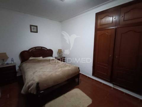 Vivenda à venda na freguesia de santa eulália