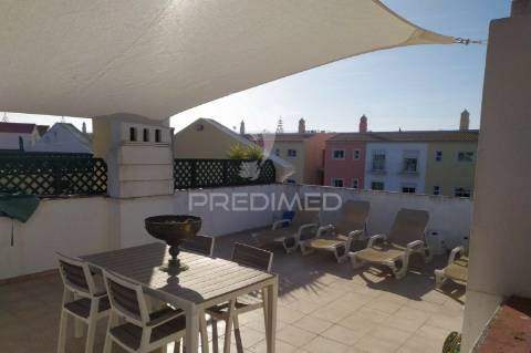 Fabulosa penthouse t2 no condominio old village em vilamoura
