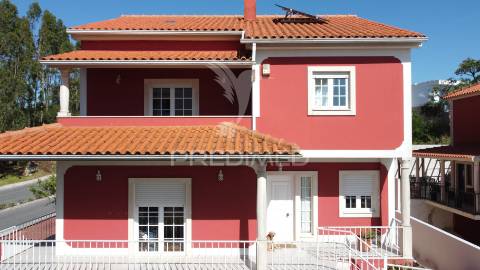Moradia t4+2 na encosta do sol