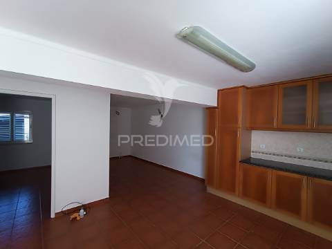 Moradia t4+2 na encosta do sol