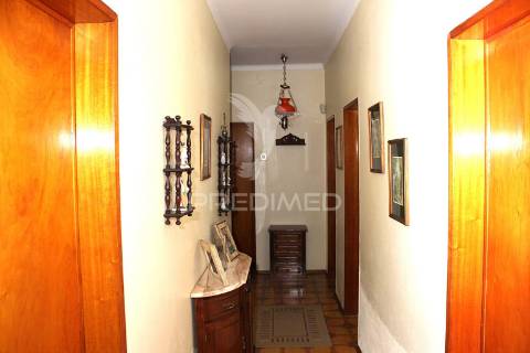 Moradia térrea t3 + 2 em rio maior