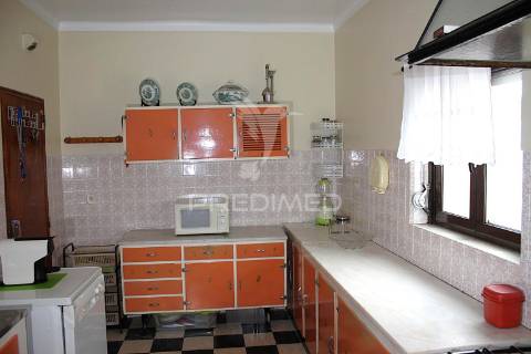 Moradia térrea t3 + 2 em rio maior
