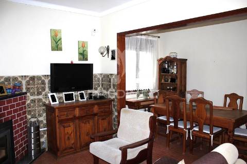 Moradia térrea t3 + 2 em rio maior