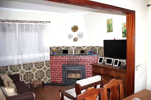 Moradia térrea t3 + 2 em rio maior