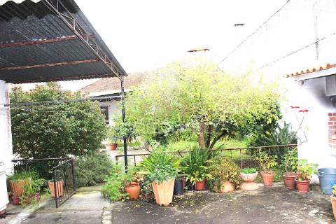 Moradia térrea t3 + 2 em rio maior