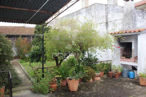 Moradia térrea t3 + 2 em rio maior
