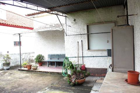 Moradia térrea t3 + 2 em rio maior