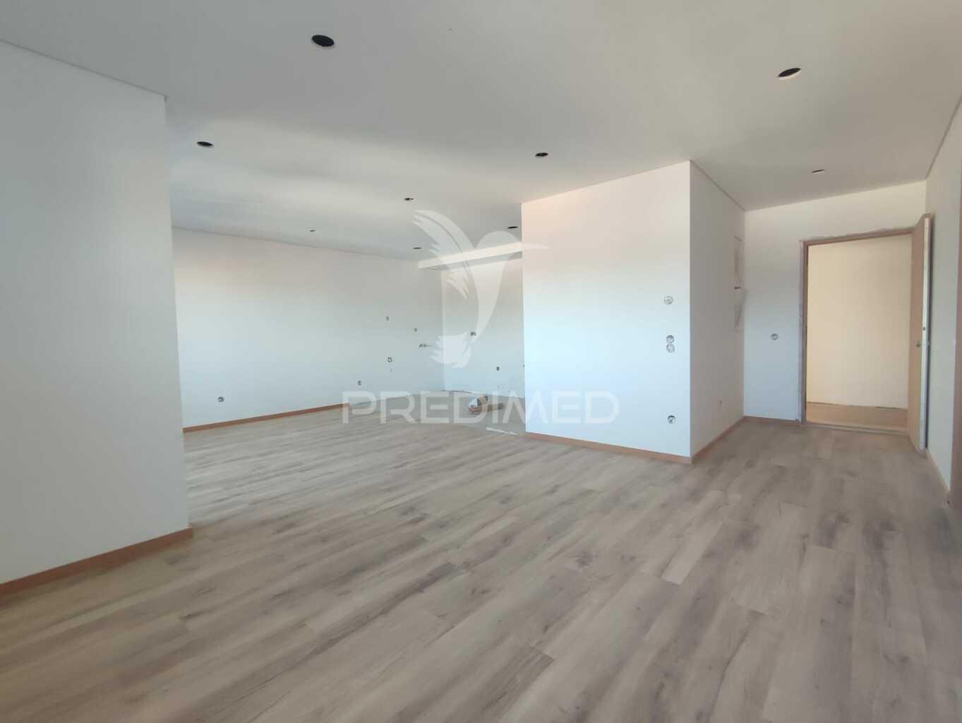 Apartamento t2, em construção em pedroso, vn gaia