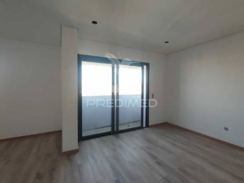 Apartamento t2, em construção em pedroso, vn gaia
