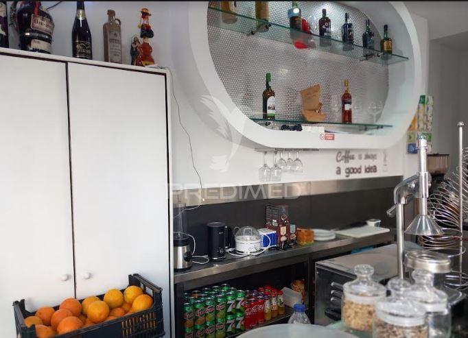 Trespasse café/ bar junto a santa catarina | porto