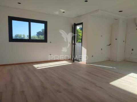 Apartamento t2, em construção em pedroso, vn gaia