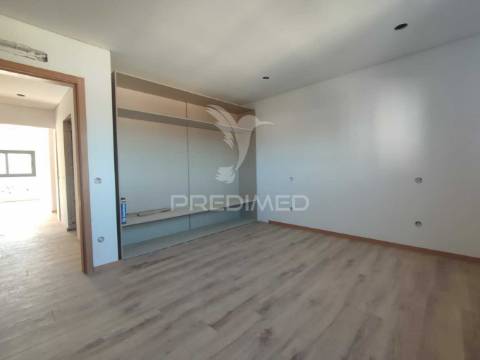 Apartamento t2, em construção em pedroso, vn gaia
