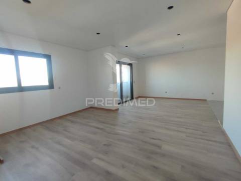 Apartamento t2, em construção em pedroso, vn gaia