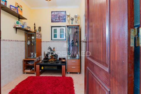 Quinta com 3 moradias e 8840 m2 de terreno nas cachoeiras