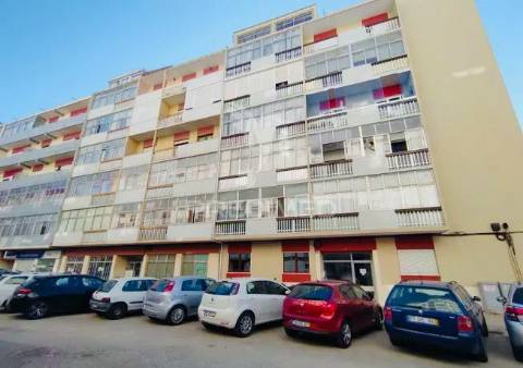 Apartamento t1+1 praça do brasil remodelado
