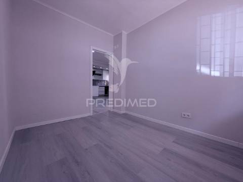 Apartamento t1+1 praça do brasil remodelado