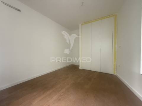 Apartamento t1 com logradouro - alcanena