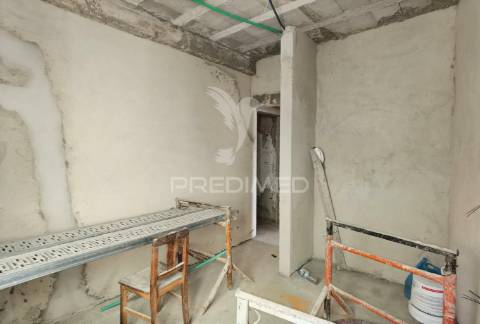 Apartamento t1 com logradouro - alcanena