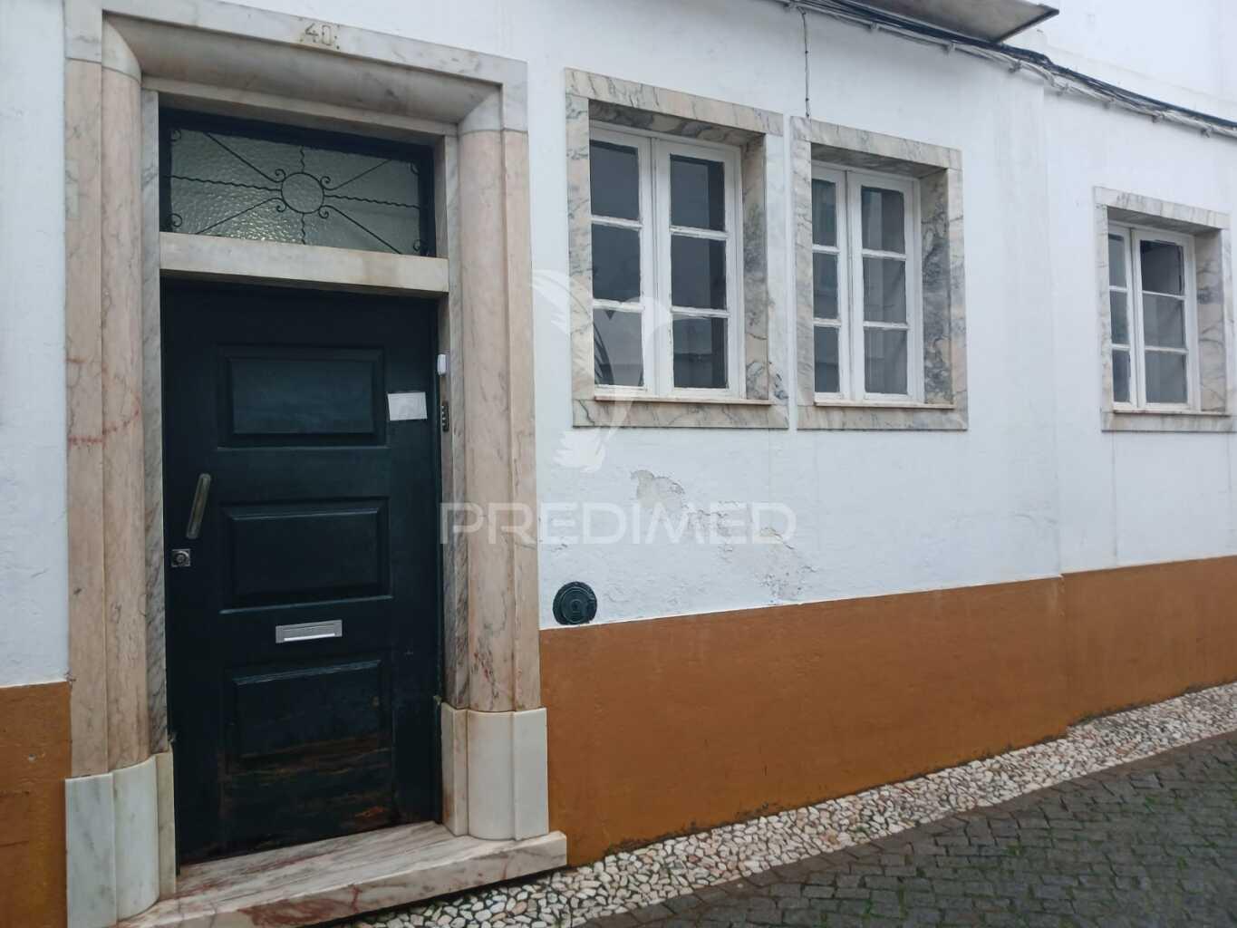 Moradia t3 de rés do chão no centro histórico