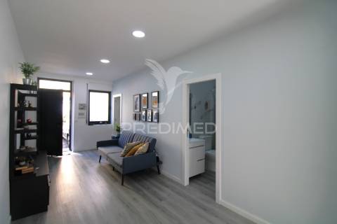 Moradia térrea v2 renovada na senhora da hora