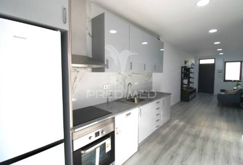 Moradia térrea v2 renovada na senhora da hora
