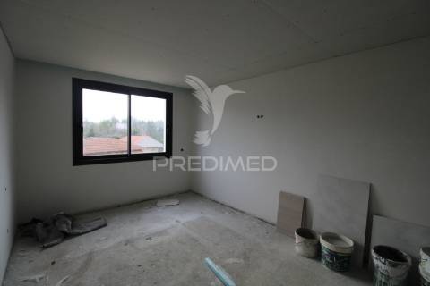 T2 novo em nogueira da regedoura, santa maria da feira