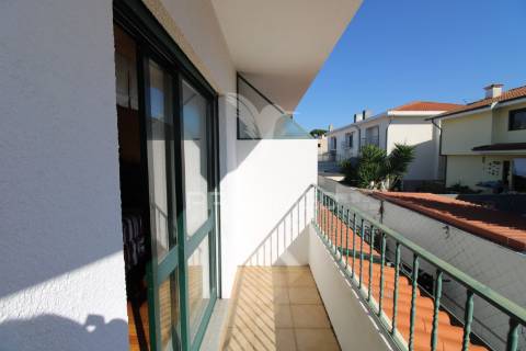 Moradia v4 em vila nova da telha