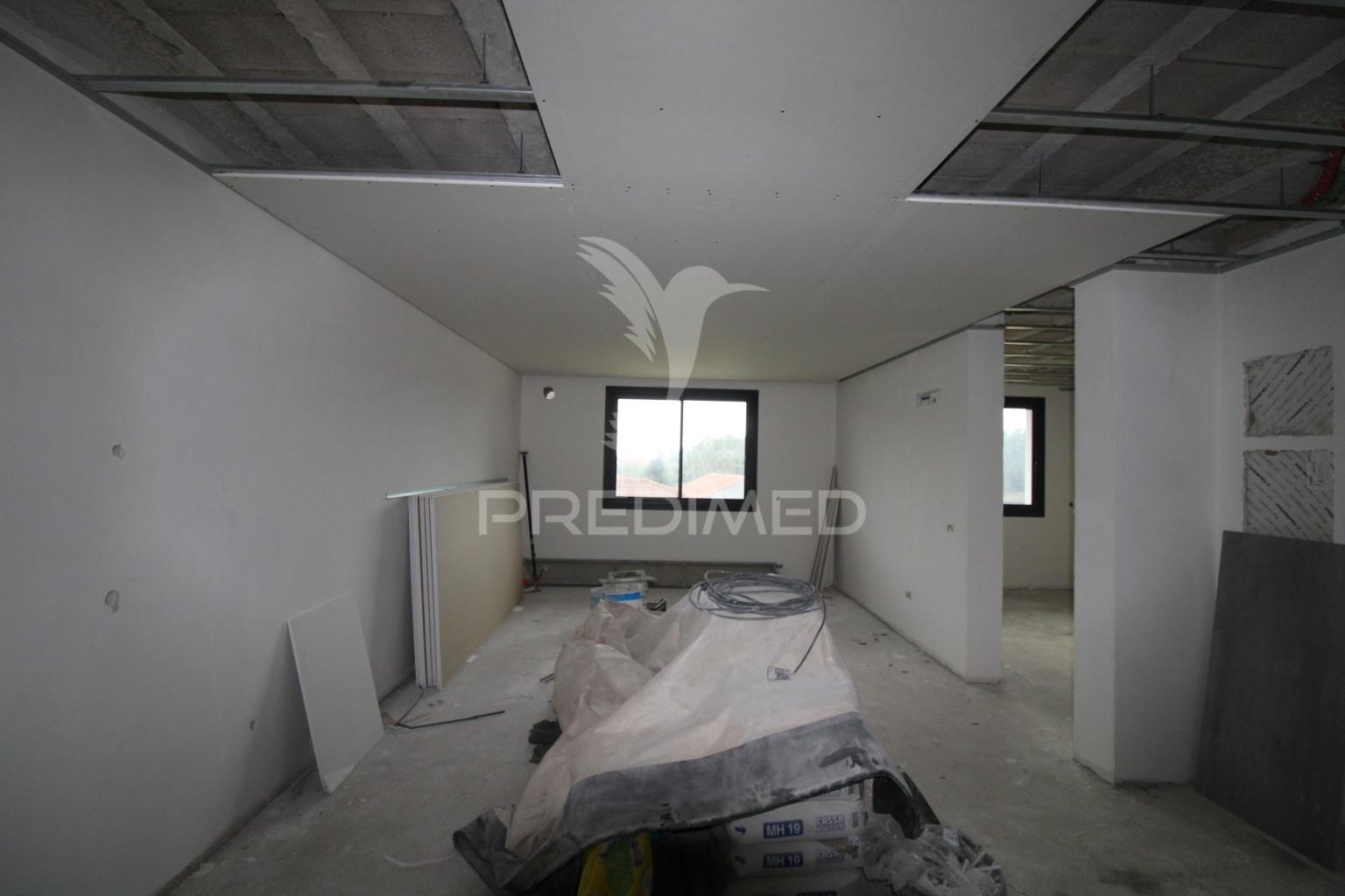 T2 novo em nogueira da regedoura, santa maria da feira
