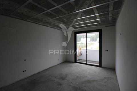 T3 novo em nogueira da regedoura, santa maria da feira