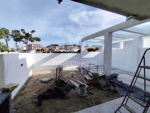 Moradia em construção t3 q. das laranjeiras