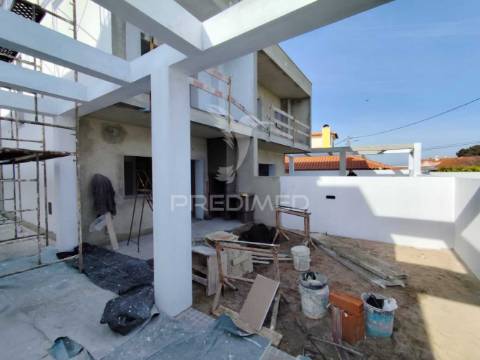 Moradia em construção t3 q. das laranjeiras