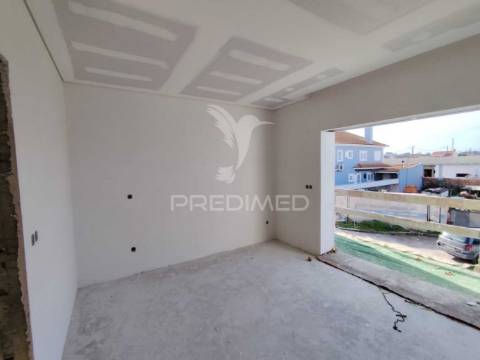Moradia em construção t3 q. das laranjeiras