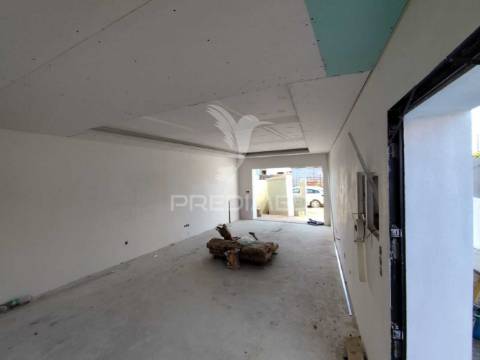 Moradia em construção t3 q. das laranjeiras