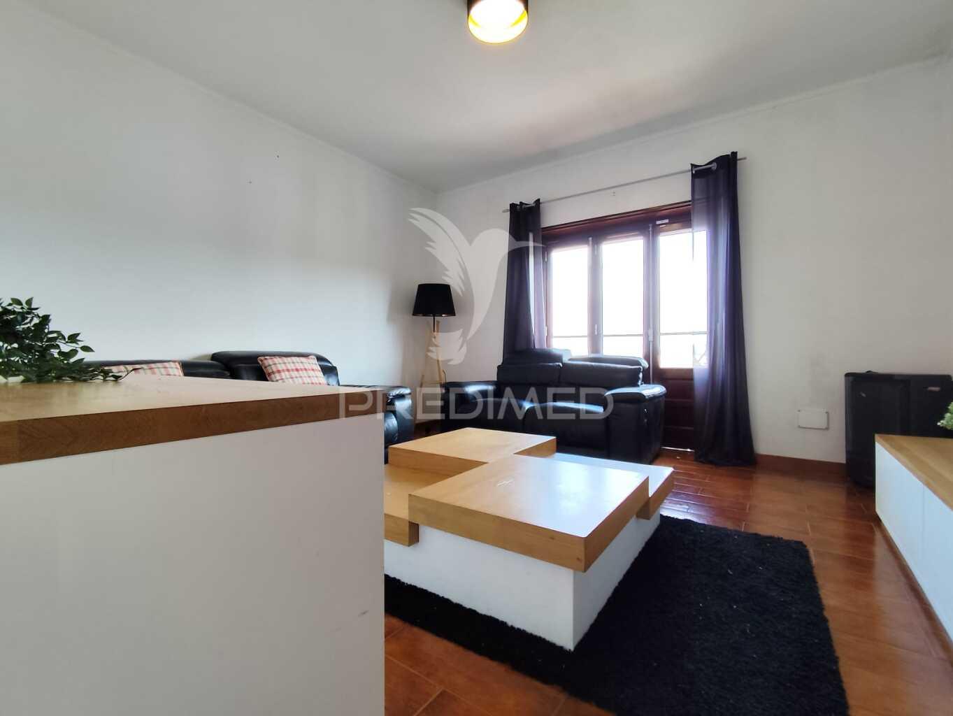Apartamento t3 em sesimbra almoinha