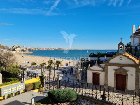 Exclusivo t2 em frente à praia, cascais, 2 estacionamentos