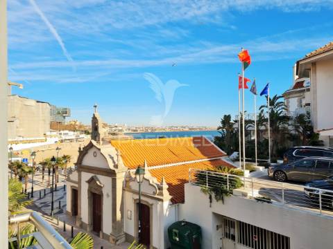 Exclusivo t2 em frente à praia, cascais, 2 estacionamentos