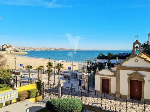 Exclusivo t2 em frente à praia, cascais, 2 estacionamentos