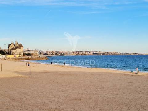 Exclusivo t2 em frente à praia, cascais, 2 estacionamentos