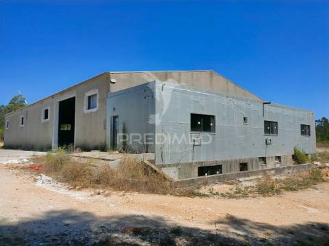 Pavilhão industrial/comercial em covão do coelho
