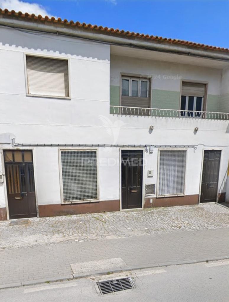 Moradia t7 no centro da vila de pernes - oportunidade para investimento!