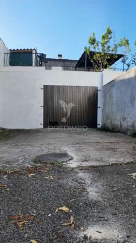 Moradia t7 no centro da vila de pernes - oportunidade para investimento!