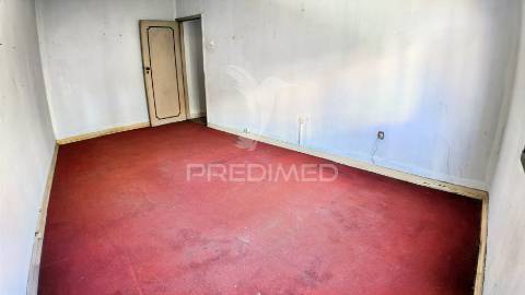 Moradia t7 no centro da vila de pernes - oportunidade para investimento!
