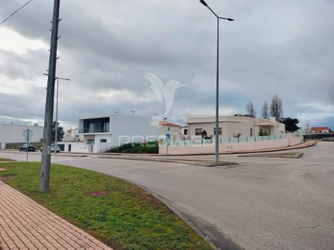 Terreno urbano no centro do entroncamento – oportunidade imperdível!