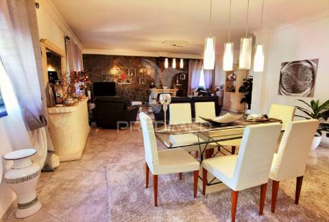 Moradia t5 com piscina localizada ourém / fátima