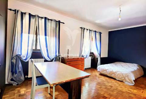 Moradia t5 com piscina localizada ourém / fátima