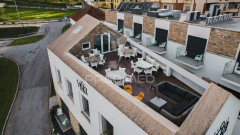 Alojamento local localizado em porto de mós, leiria com restaurante.