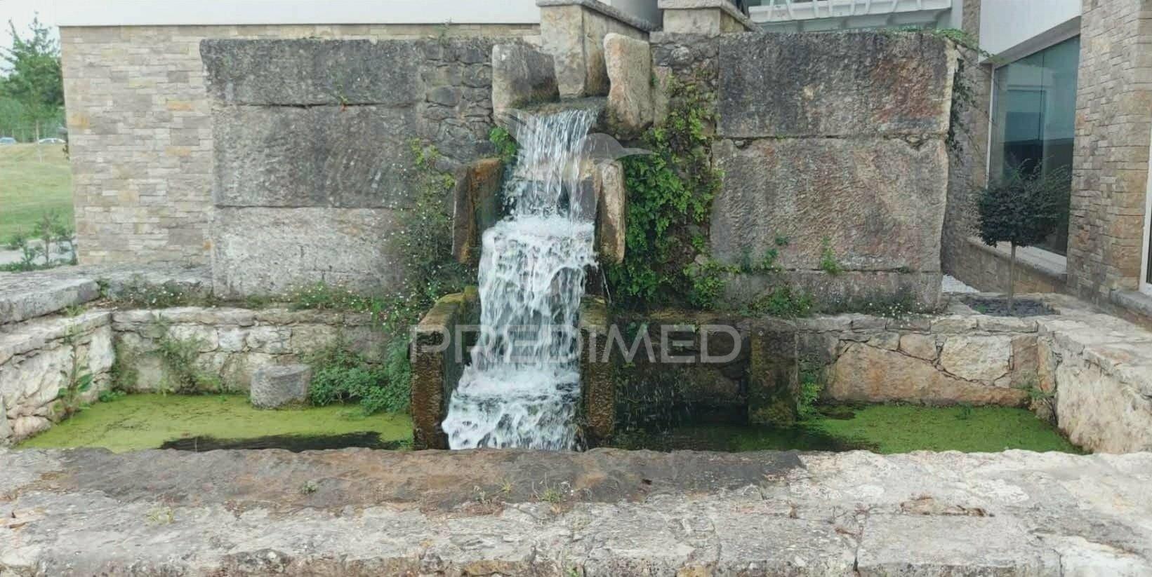 Alojamento local localizado em porto de mós, leiria com restaurante.