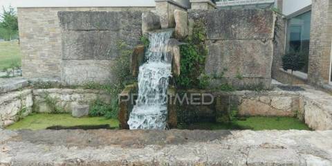 Alojamento local localizado em porto de mós, leiria com restaurante.